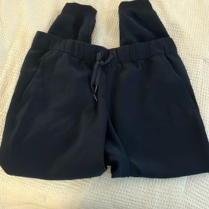 Stretch High rise lululemon women jogger.